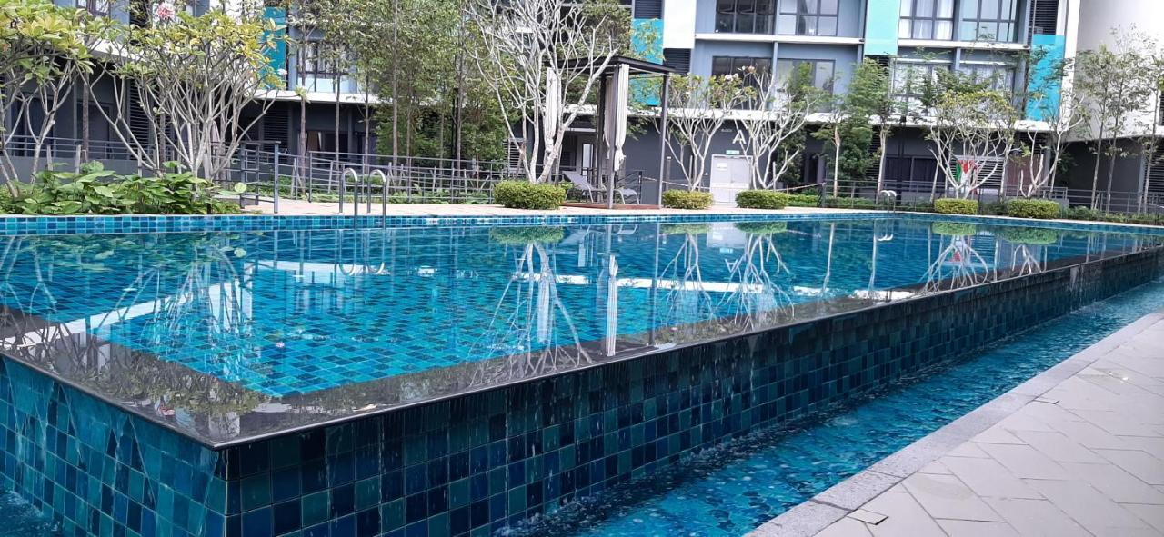 Cozystay @ Core Soho Suite Klia Сепанг Екстериор снимка
