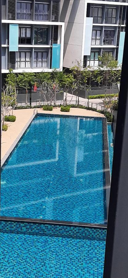 Cozystay @ Core Soho Suite Klia Сепанг Екстериор снимка