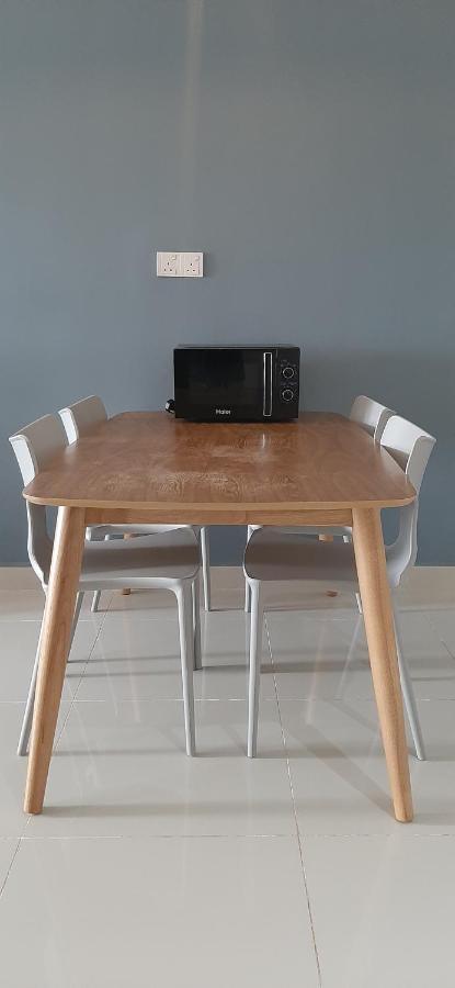 Cozystay @ Core Soho Suite Klia Сепанг Екстериор снимка